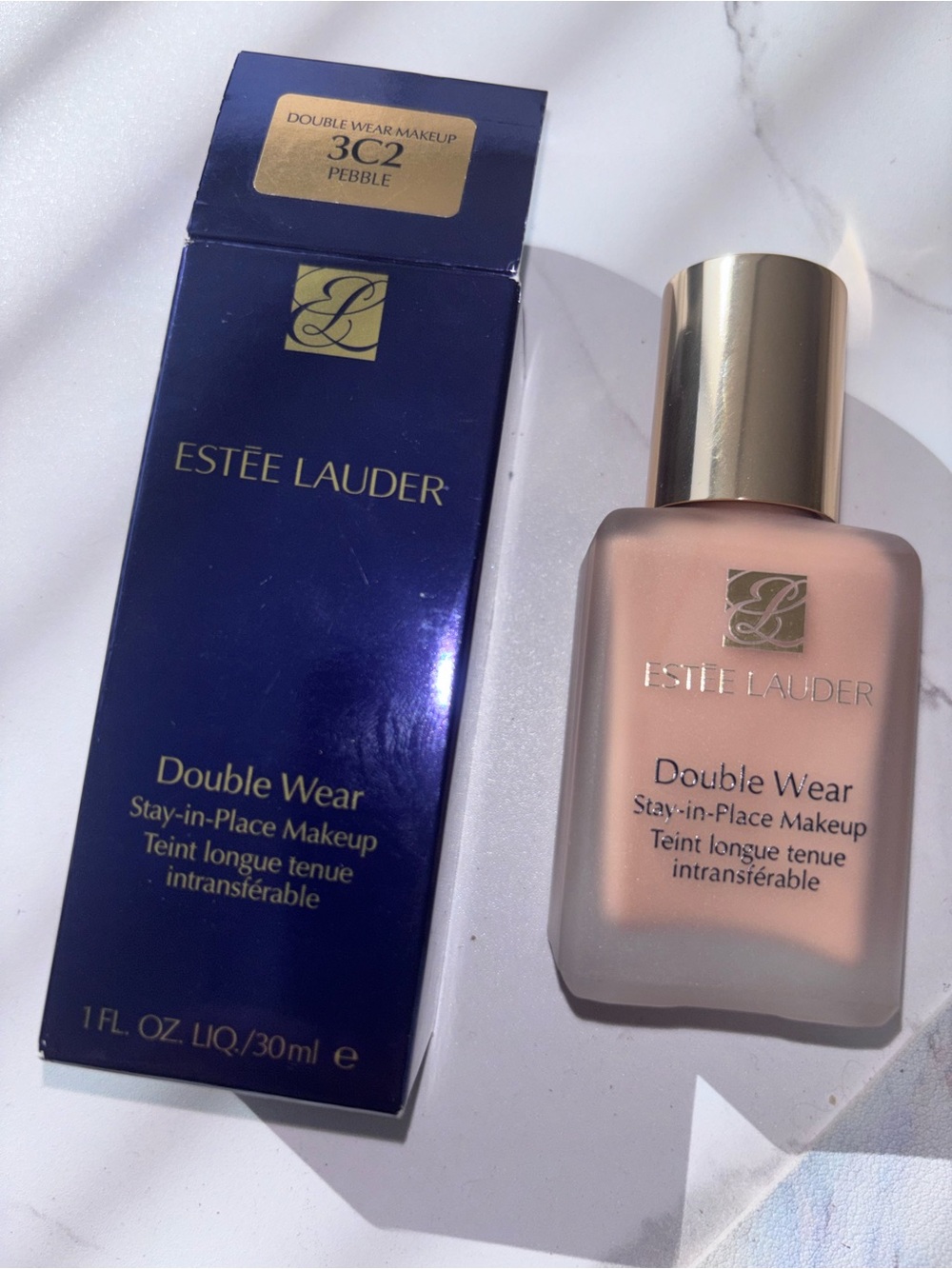 Estée Lauder Double Wear Foundation in 3C2 Pebble